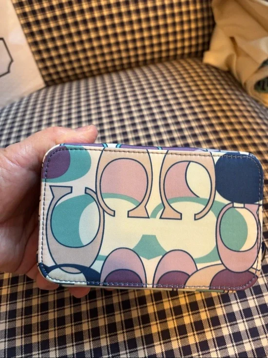 Coach Pastel Purple, Teal & Cream Travel Cosmetic Case in Myra print; rare find - Picture 5 of 8